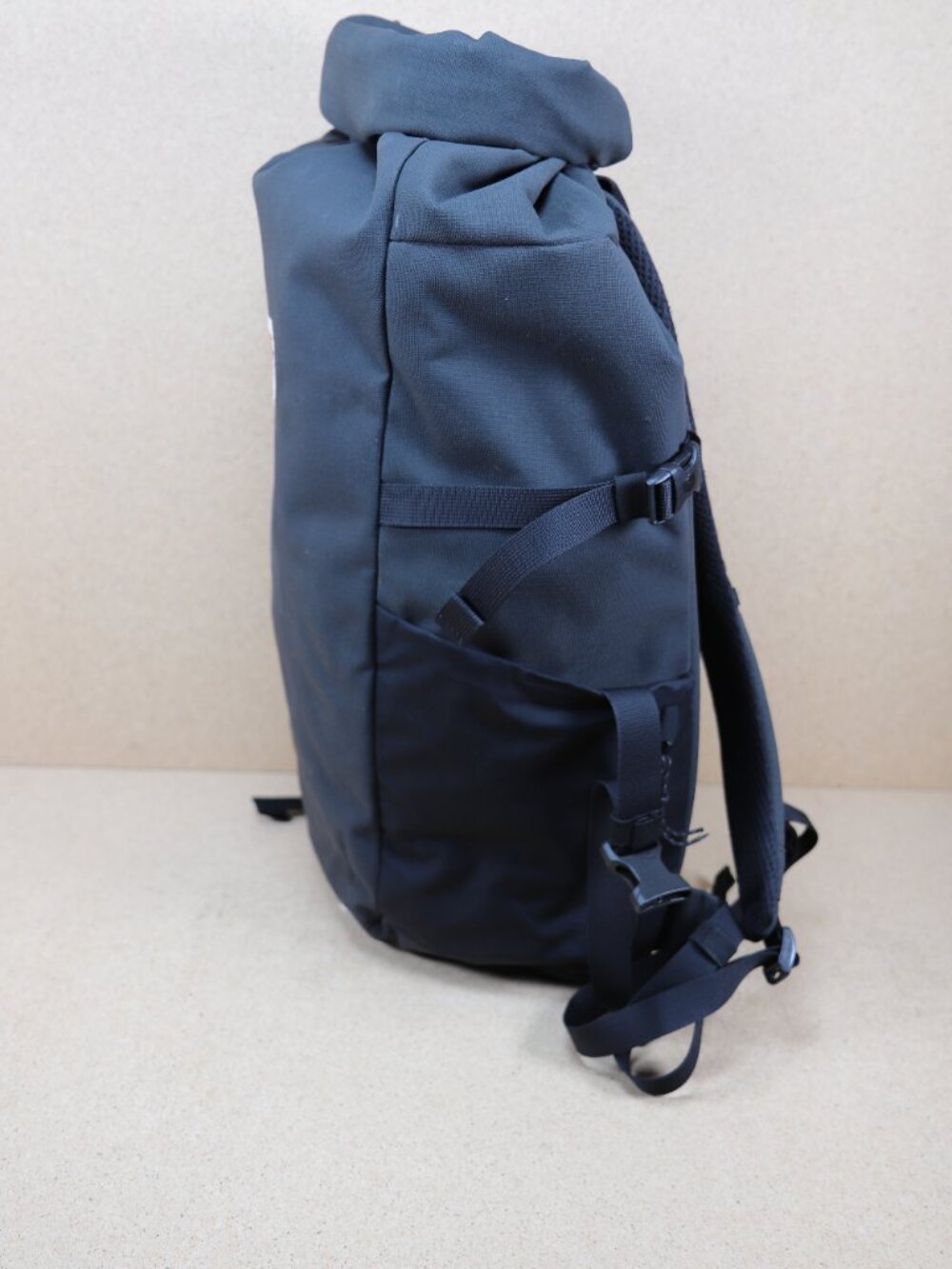 Fjällräven Ulvö Rolltop 30L - Picture 2 of 8